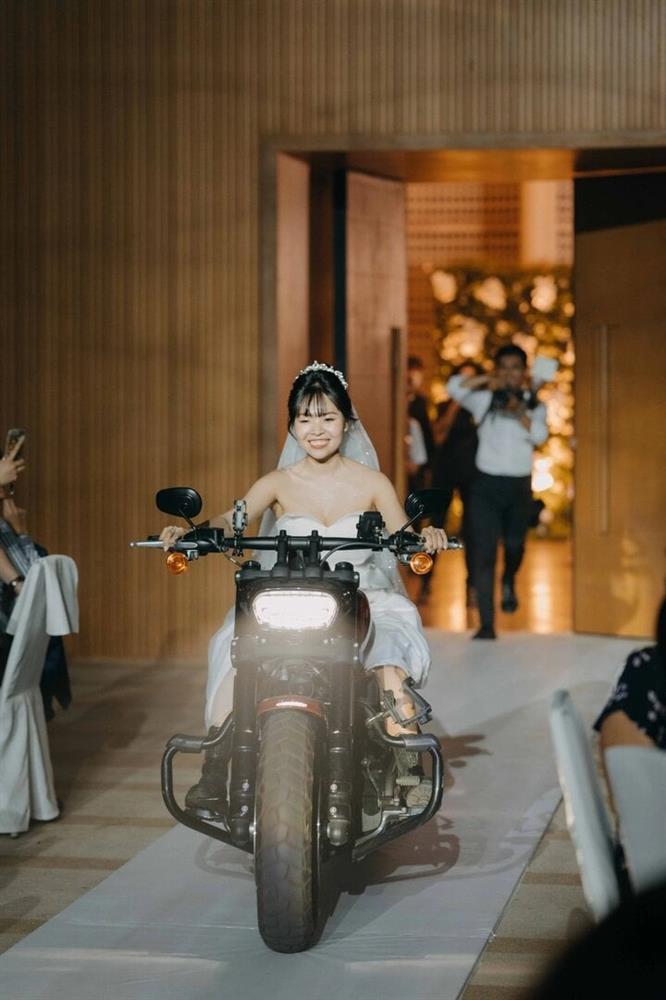 Loạt đám cưới gây bão mạng năm 2023 bởi hồi môn siêu khủng hoặc quá độc đáo-8