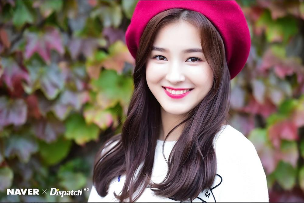 Cô gái gây sốt ở phố đi bộ Hà Nội được bình chọn đẹp nhất thế giới 2023-11