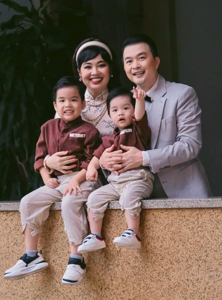 Lê Khánh và chồng kém tuổi: Yêu 12 năm mới cưới, hạnh phúc dù không dư dả-10