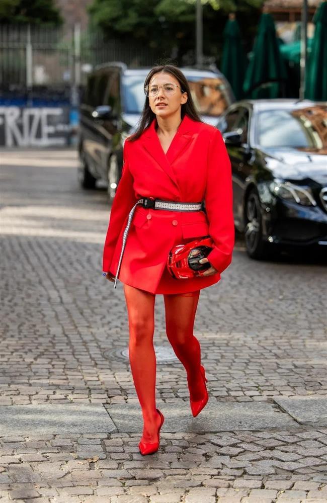 Kiểu váy vừa thanh lịch, vừa giúp phụ nữ khoe đôi chân quyến rũ-9