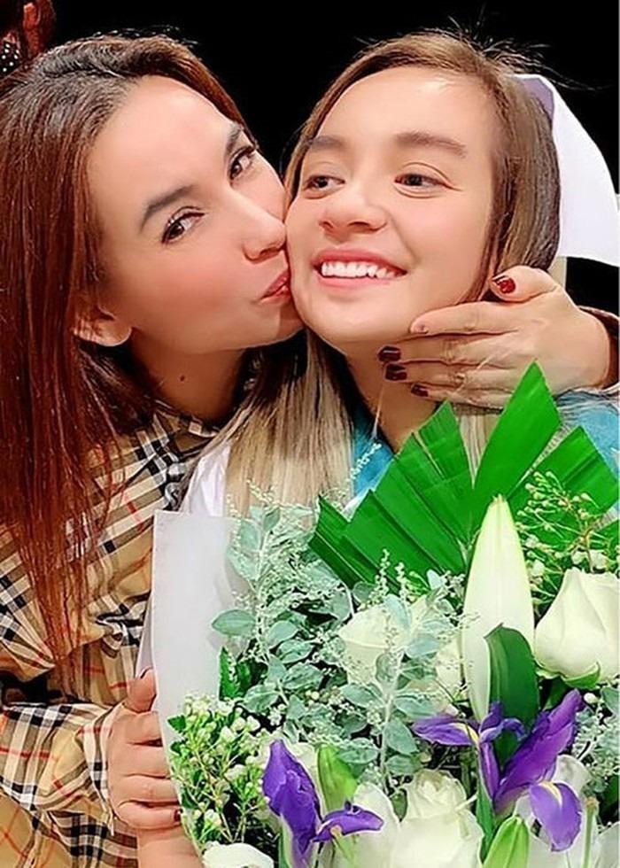 Con gái Phi Nhung khoe món quà thuở nhỏ tặng mẹ, tiết lộ cuộc sống thay đổi sau khi mẹ qua đời-5