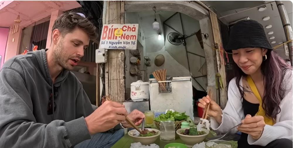 Khách Tây mê ẩm thực Hà Nội, tiết lộ món lần nào cũng ăn khi du lịch Thủ đô-1