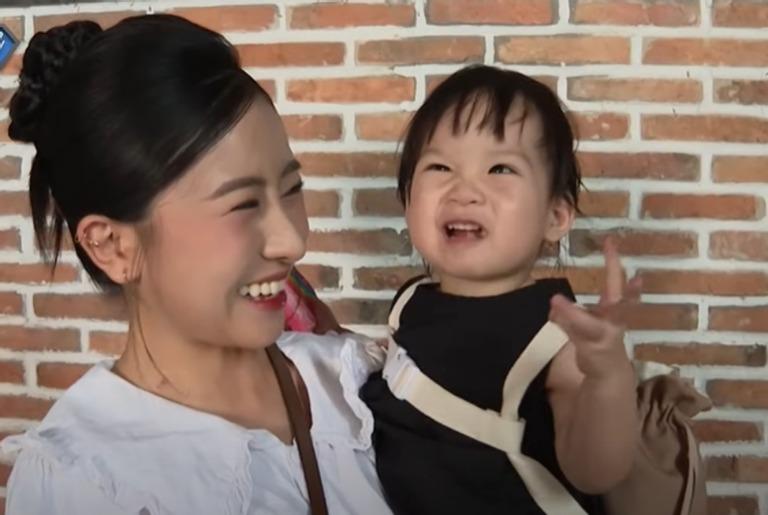 Hội bạn thân rủ nhau mang thai, mỗi ngày gọi điện khoe cảnh chồng nấu ăn-2