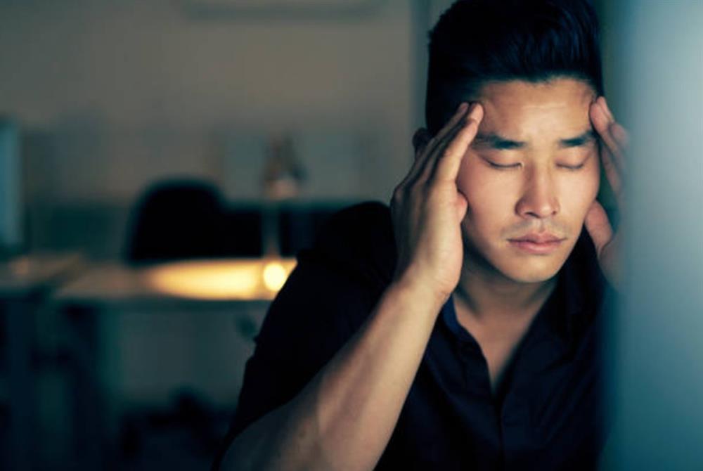 Cô hàng xóm hẹn gặp, chìa ra tờ giấy khiến tôi chết lặng-1