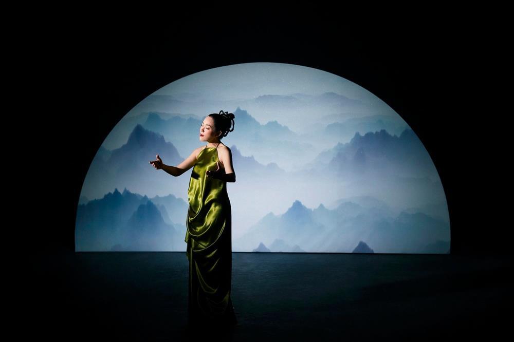 Sau loạt ồn ào, Ngọc Mai tự nhận mình là Cánh sen cô độc?-1