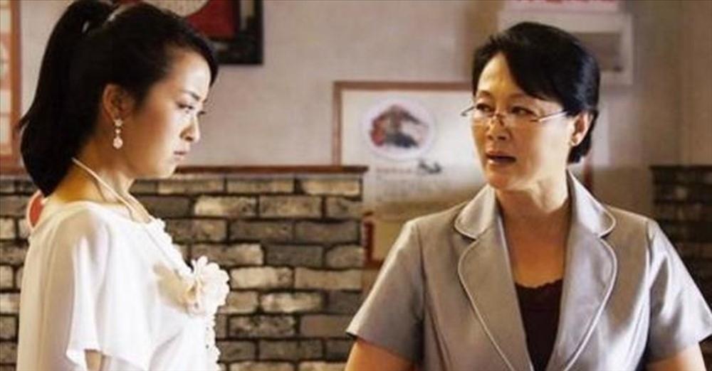 Chồng đi làm xa nhưng đêm nào con dâu cũng kêu Chồng ơi, một hôm bà xông vào xem thì biết được sự thật động trời-1