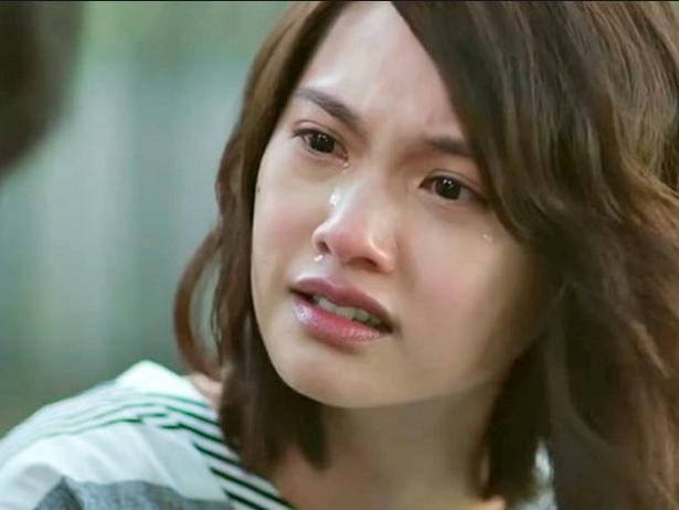 Ngay khi vừa tuyên ly hôn, chồng ném chiếc ba lô nặng trịch vào người, tôi bủn rủn tay chân khi mở nó ra xem-1