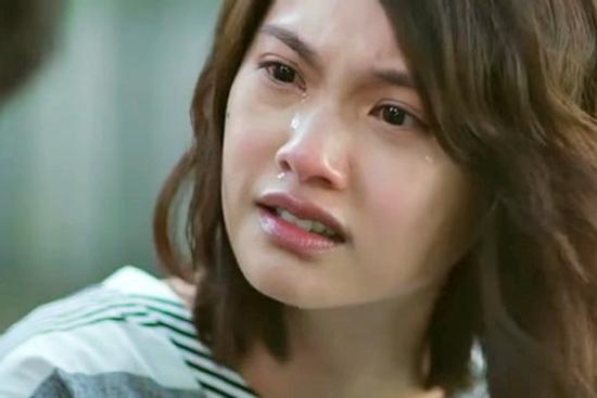 Ngay khi vừa tuyên ly hôn, chồng ném chiếc ba lô 'nặng trịch' vào người, tôi bủn rủn tay chân khi mở nó ra xem