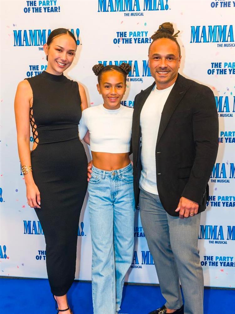 Người mẹ bị ném đá khi cho con gái nghỉ học để theo nghề TikTok-2