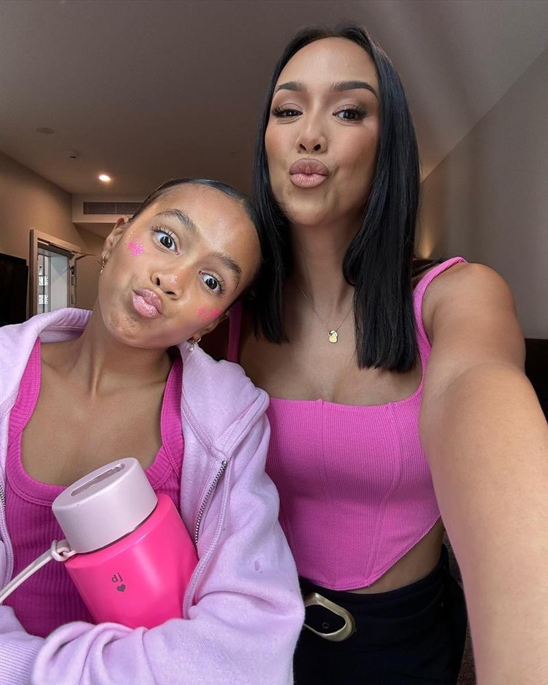 Người mẹ bị ném đá khi cho con gái nghỉ học để theo nghề TikTok-3