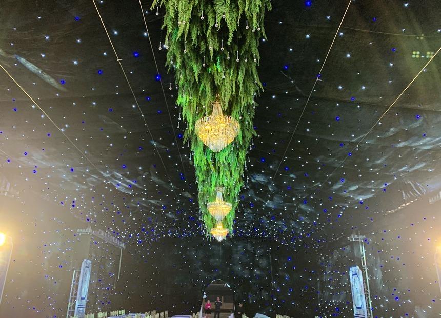 Rạp ăn hỏi của Quang Hải đẹp lung linh trên sân vận động-7