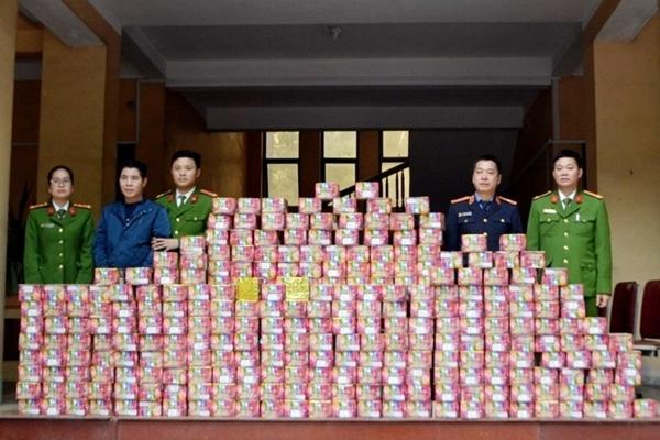 Phát hiện 9 học sinh tự chế pháo nổ trái phép ở Hà Nam-2