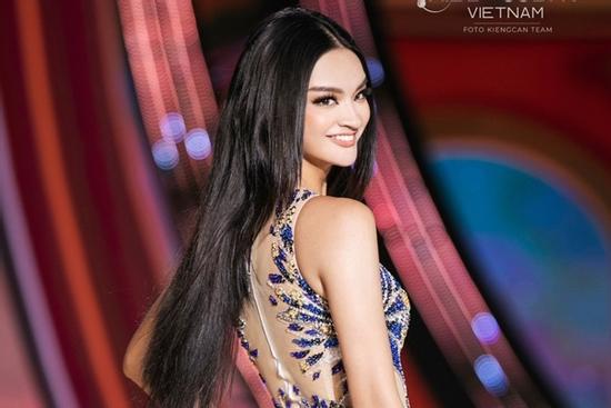 Thí sinh Hoa hậu Hoàn vũ Việt Nam té sõng soài khi diễn bikini, BTC nói gì?
