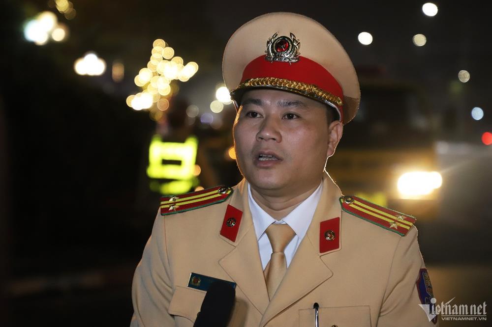 Nam tài xế nhận bị tâm thần để né kiểm tra nồng độ cồn trong đêm giao thừa-12