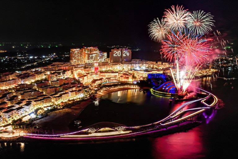 Khoảnh khắc châu Á tưng bừng bước sang năm mới 2024-7