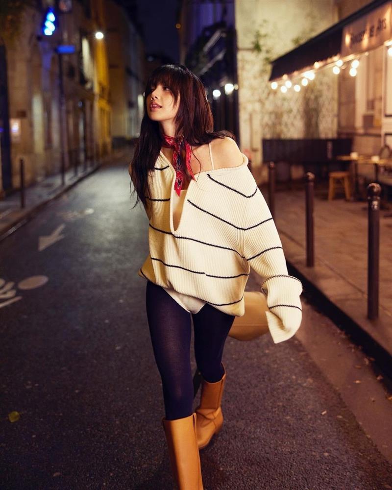 Lisa (BlackPink) tung ảnh bikini đón năm mới-15