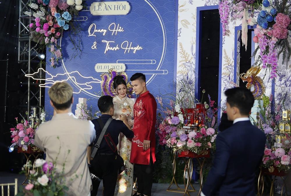 Quang Hải đi xe dâu hơn 10 tỷ trong lễ ăn hỏi với Thanh Huyền-4