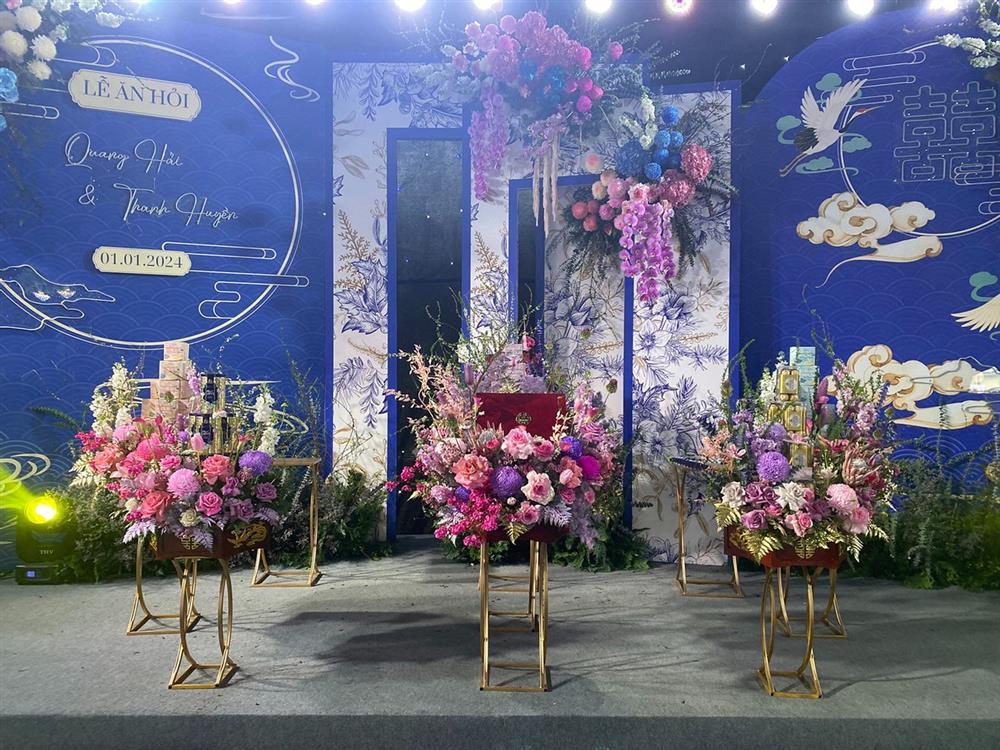 Quang Hải đi xe dâu hơn 10 tỷ trong lễ ăn hỏi với Thanh Huyền-11