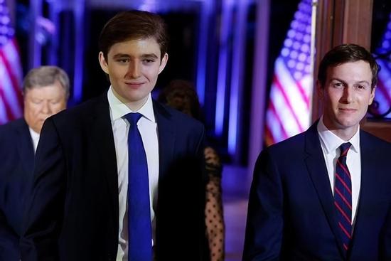 'Cậu út' Barron Trump gây sốt với thần thái đẹp, chiều cao vượt trội