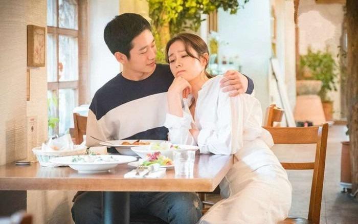 Đang rối bời chuyện ra mắt ngày Tết, tôi ngỡ ngàng với lời đề nghị từ đồng nghiệp kém tuổi-1