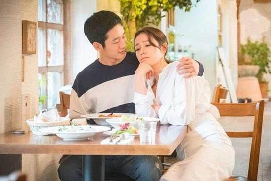 Đang rối bời chuyện ra mắt ngày Tết, tôi ngỡ ngàng với lời đề nghị từ đồng nghiệp kém tuổi