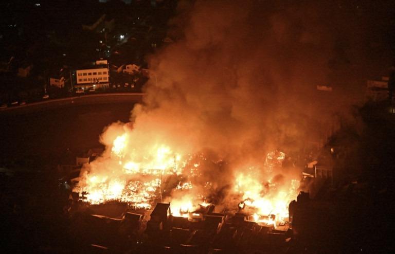 Khung cảnh hoang tàn sau trận động đất 7,6 độ ở Nhật Bản-4