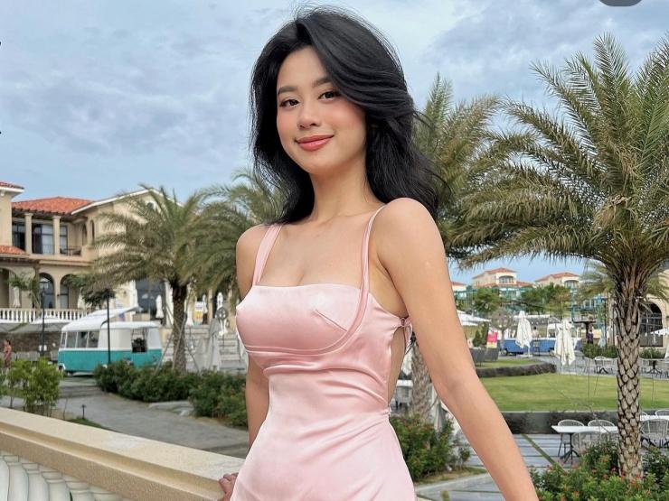 Emily đã 2 con mà thân hình quyến rũ chẳng kém hot girl tạp hoá Thanh Hoá-5