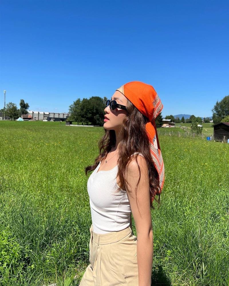 Khả Ngân tuổi 26: Gợi cảm sau khi tăng 10kg, tin đồn hẹn hò gây chú ý-9