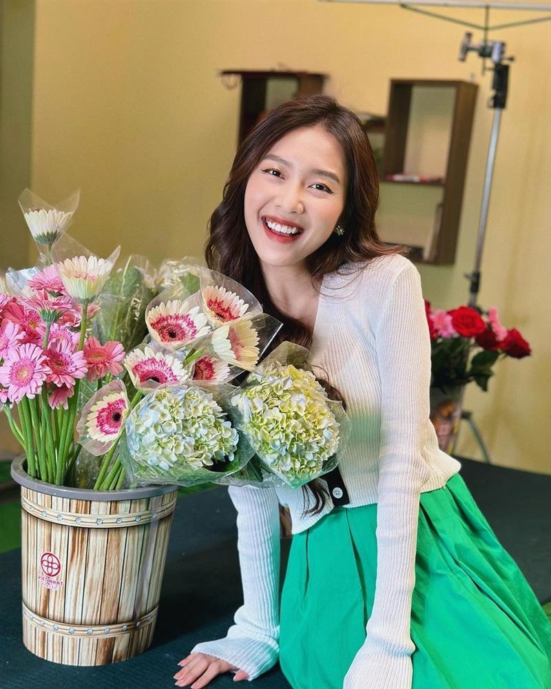 Khả Ngân tuổi 26: Gợi cảm sau khi tăng 10kg, tin đồn hẹn hò gây chú ý-12