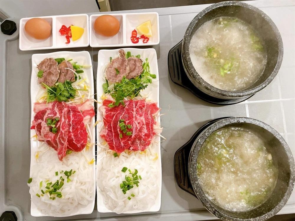 Loạt món Việt nổi như cồn ở nước ngoài, khách xếp hàng dài thưởng thức-4