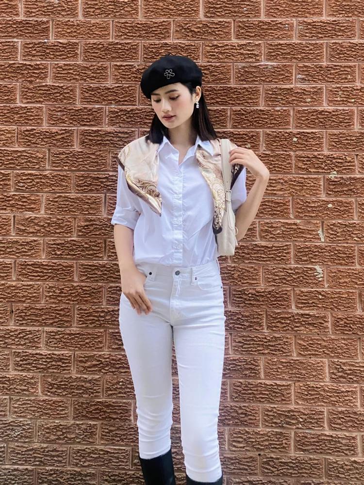 Hoa hậu Ý Nhi xả kho bộ ảnh đón năm mới tại Úc, ăn vận thế nào mà được khen là Người đẹp thời trang?-2