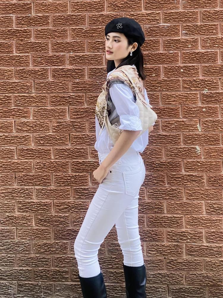 Hoa hậu Ý Nhi xả kho bộ ảnh đón năm mới tại Úc, ăn vận thế nào mà được khen là Người đẹp thời trang?-3