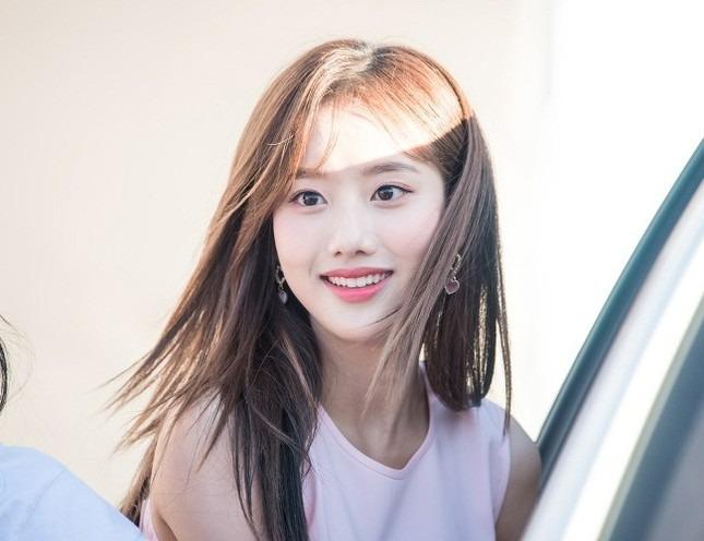 Tin hẹn hò của diễn viên và cầu thủ bóng đá nổi tiếng mở bát showbiz Hàn-4