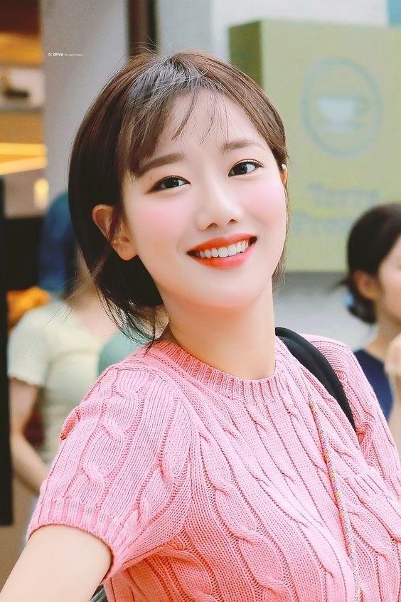 Sự nghiệp suýt tiêu tan của nữ ca sĩ vừa công khai yêu thần đồng bóng đá Hàn Quốc-5