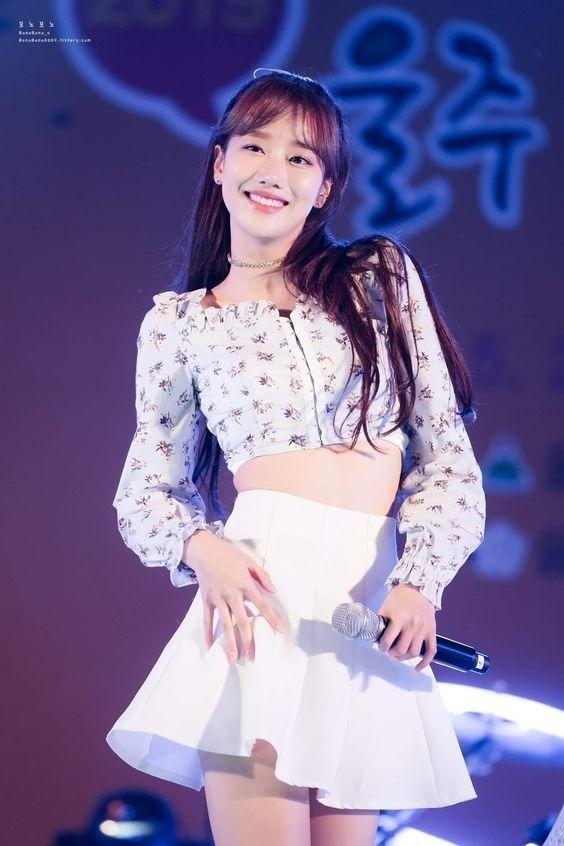 Sự nghiệp suýt tiêu tan của nữ ca sĩ vừa công khai yêu thần đồng bóng đá Hàn Quốc-7