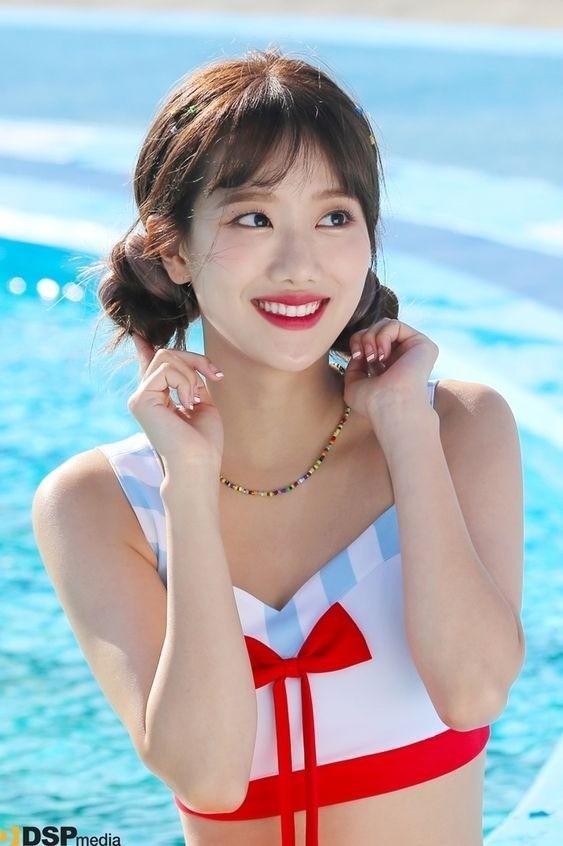 Sự nghiệp suýt tiêu tan của nữ ca sĩ vừa công khai yêu thần đồng bóng đá Hàn Quốc-8