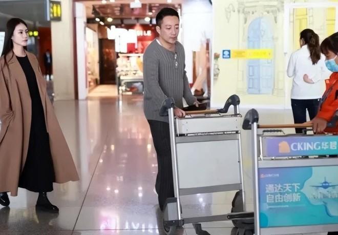 Chồng cũ Từ Hy Viên - Uông Tiểu Phi đưa bạn gái về Đài Loan gặp các con-6