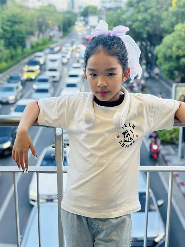 Vẻ ngoài trổ mã ở tuổi lên 11 của con gái Xuân Lan-8