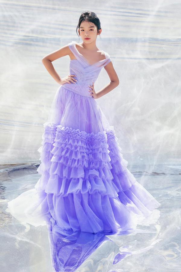 Vẻ ngoài trổ mã ở tuổi lên 11 của con gái Xuân Lan-9