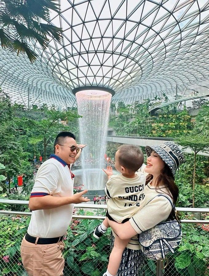 Nghệ sĩ Việt du lịch đầu năm 2024: Bảo Thy đưa cả nhà xuất ngoại-1