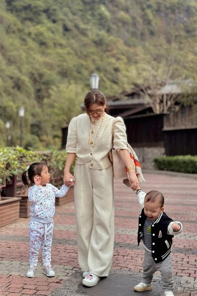 Nghệ sĩ Việt du lịch đầu năm 2024: Bảo Thy đưa cả nhà xuất ngoại-4