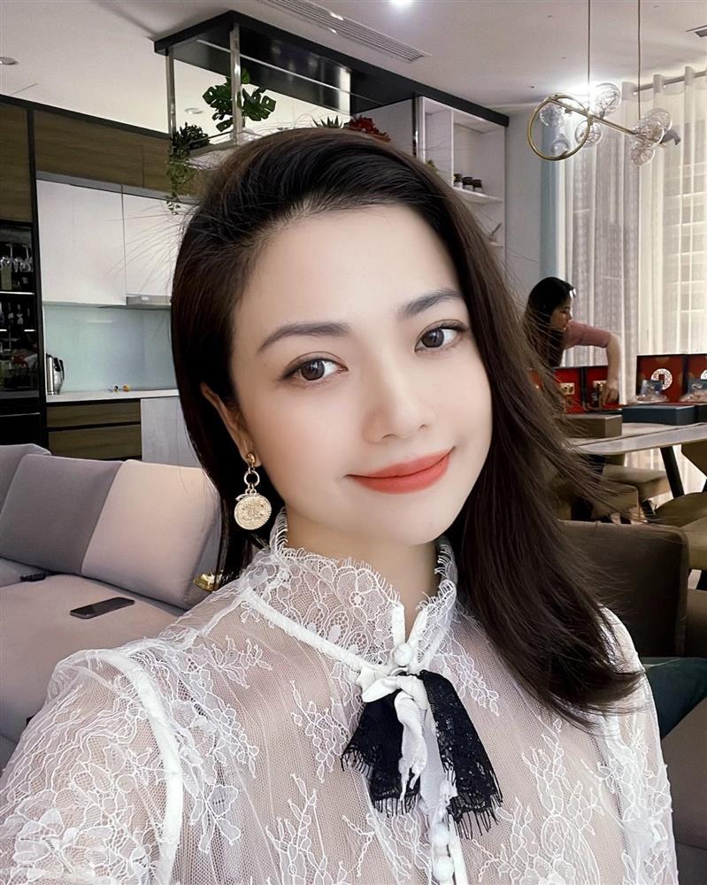 Vẻ ngoài xinh tươi, gợi cảm của nữ diễn viên Việt 43 tuổi từng được nhiều đại gia cầu hôn-6