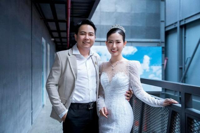 Con dâu chủ tiệm vàng rủ cả nhà đi đánh ghen, phục kích bố chồng, cái kết xấu hổ-2