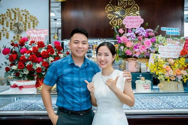 Con dâu chủ tiệm vàng rủ cả nhà đi đánh ghen, phục kích bố chồng, cái kết xấu hổ-4