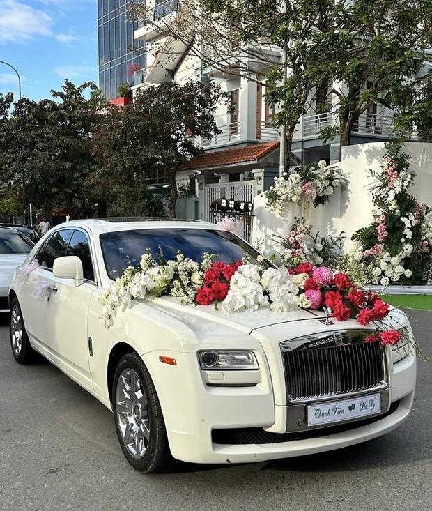 Mâm cỗ cưới 28 triệu của đại gia Quảng Ninh, rạp rộng 1000 mét vuông, cô dâu đeo vàng trĩu cổ-9