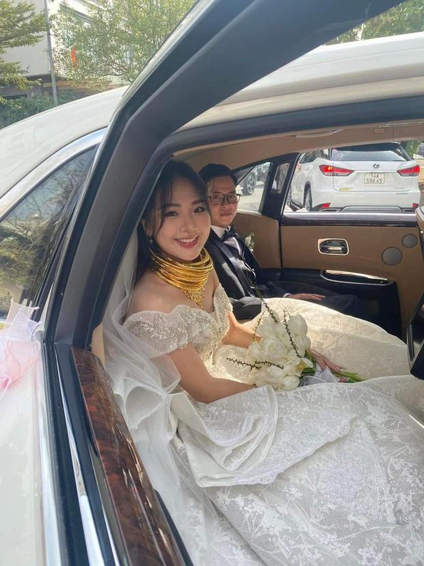 Mâm cỗ cưới 28 triệu của đại gia Quảng Ninh, rạp rộng 1000 mét vuông, cô dâu đeo vàng trĩu cổ-4