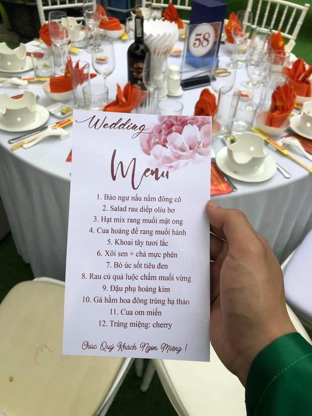 Mâm cỗ cưới 28 triệu của đại gia Quảng Ninh, rạp rộng 1000 mét vuông, cô dâu đeo vàng trĩu cổ-3