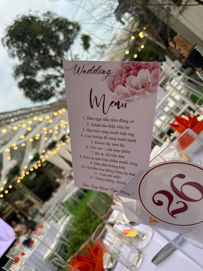 Mâm cỗ cưới 28 triệu của đại gia Quảng Ninh, rạp rộng 1000 mét vuông, cô dâu đeo vàng trĩu cổ-2