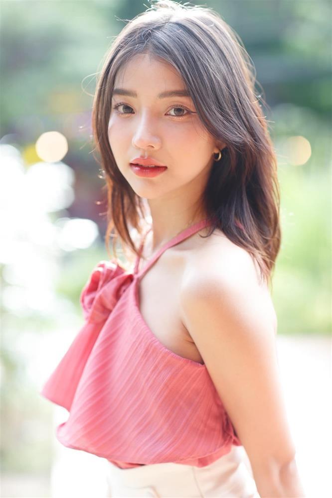Bất ngờ trước nhan sắc 10 điểm không có nhưng của hot girl đồng phục xinh nhất Thái Lan đình đám một thời-3