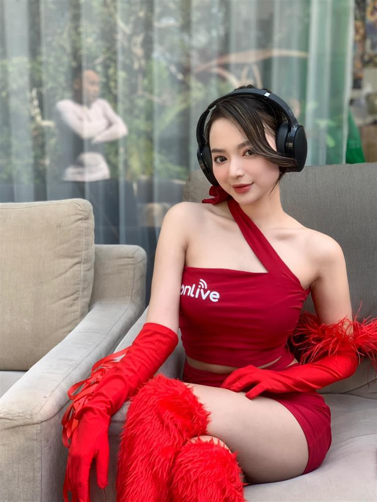 Nữ streamer gốc Hải Phòng khiến ai nấy cũng đứng ngồi không yên vì nhan sắc quyến rũ-3